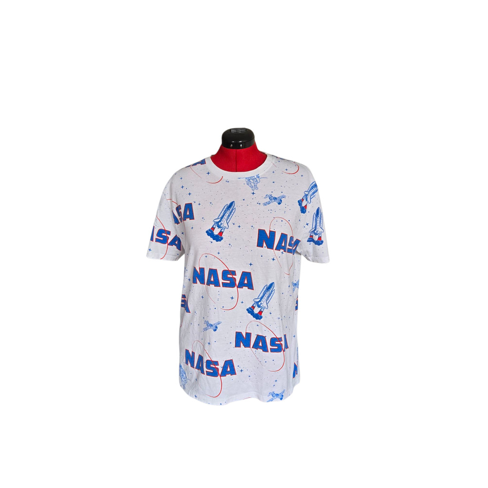 Chemistry NASA graphic tee with rockets, short sleeves, size large